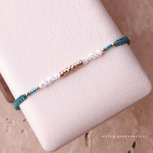 將圖片載入圖庫檢視器 Carving beads Hand strap with Japanese glass beads <green. lake. navy. blue>
