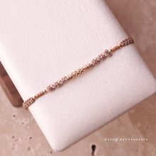 將圖片載入圖庫檢視器 Carving beads Hand strap with Japanese glass beads <khaki. black. gray. white>
