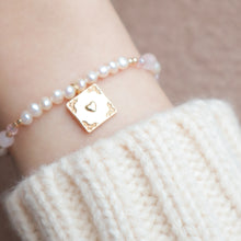 將圖片載入圖庫檢視器 Heart gold medal Bracelet with freshwater pearls and natural stone &lt;2 colors&gt;
