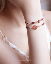 將圖片載入圖庫檢視器 Flower Natural stone Hand strap with glass pearls and Swarovski &lt;red,pink,dusty,purple,lavender&gt;

