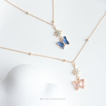 將圖片載入圖庫檢視器 Butterfly in the sky - Necklace with Glass pendant and Zircon Star
