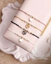 將圖片載入圖庫檢視器 ≽^• ˕ •^≼ Shell Cat Swarovski Hand strap with Glass Pearls and Japanese glass beads<4 colors>
