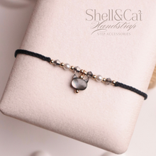 將圖片載入圖庫檢視器 ≽^• ˕ •^≼ Shell Cat Swarovski Hand strap with Glass Pearls and Japanese glass beads<4 colors>
