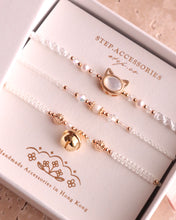 將圖片載入圖庫檢視器 *White Cat貝殻* White Handstrap set with Swarovski and Japanese glass beads
