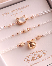 將圖片載入圖庫檢視器 *White Cat貝殻* White Handstrap set with Swarovski and Japanese glass beads
