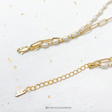 將圖片載入圖庫檢視器 J010 Freshwater pearls Choker with Japanese glass beads and gold chain
