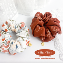 將圖片載入圖庫檢視器 Hair Tie with embroidery flower / cherry pattern fabric and gold medal &lt;2 colors&gt;
