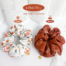 將圖片載入圖庫檢視器 Hair Tie with embroidery flower / cherry pattern fabric and gold medal &lt;2 colors&gt;
