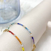 將圖片載入圖庫檢視器 H200 Japanese glass beads &amp; Swarovski rainbow gradient bracelet
